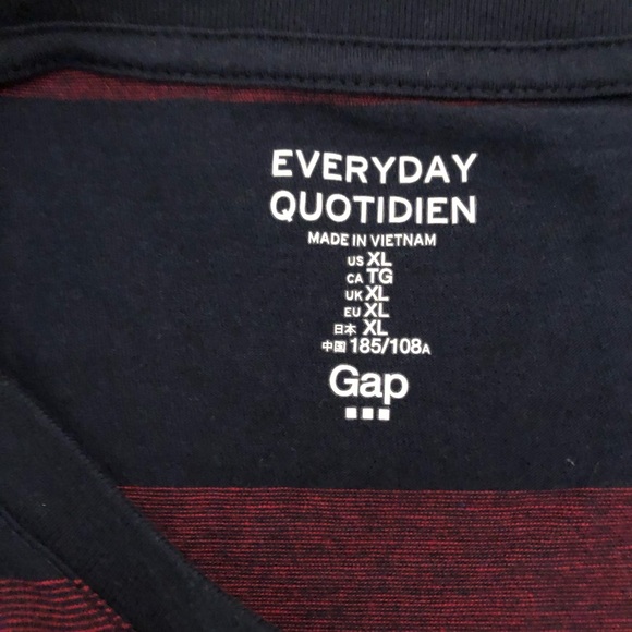 Gap Top - Picture 2 of 3